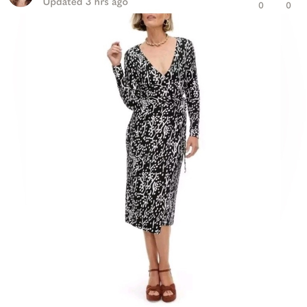 Diane Von Furstenberg Black and White Dolman Sleeve Sheath Dress